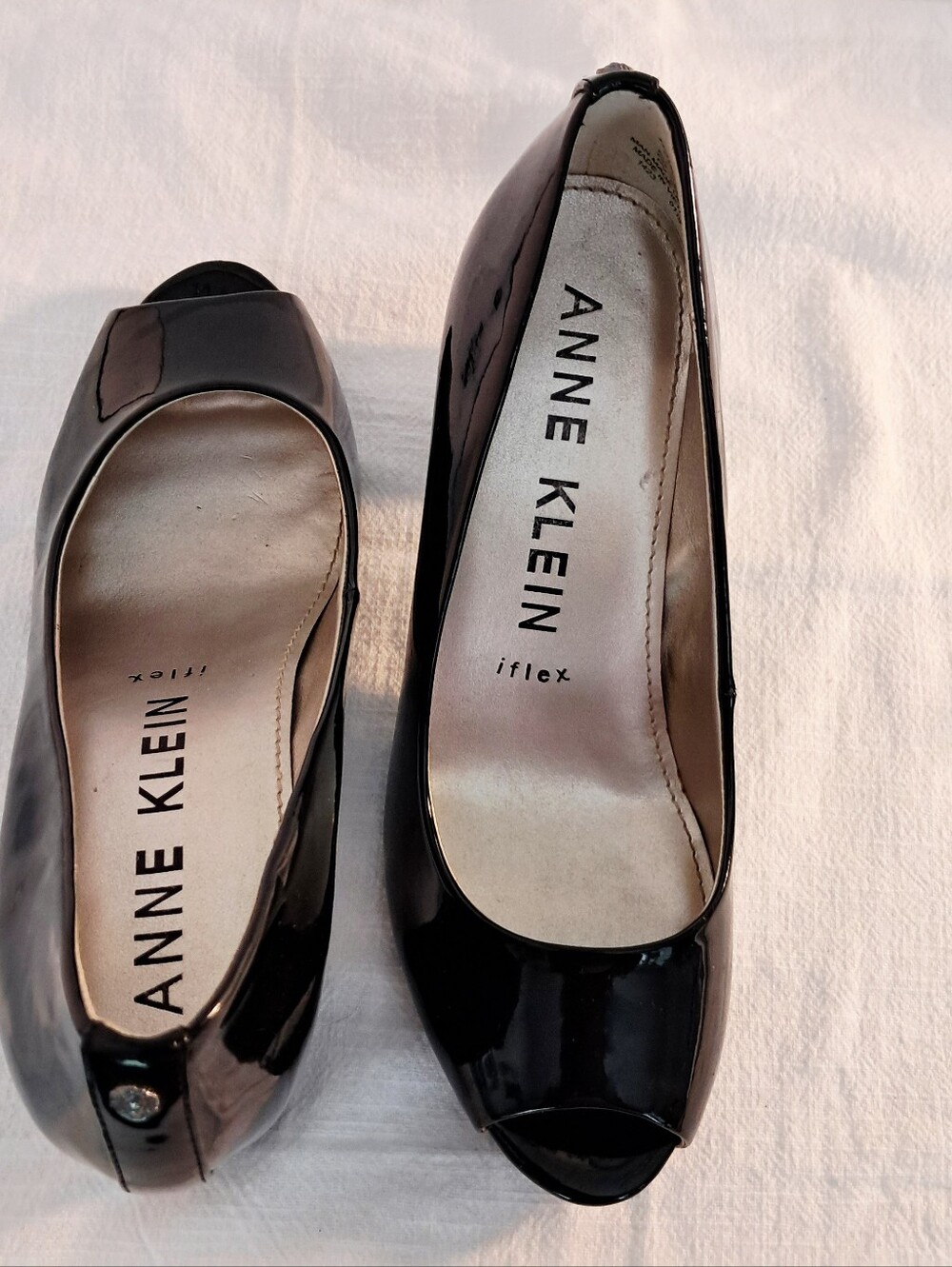 Anne Klein iflex Black Patent Leather Peep Toe Block Heel shoe size 7.5 Medium